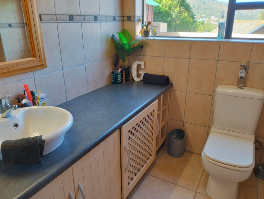 5 Bedroom Property for Sale in Glentana Western Cape